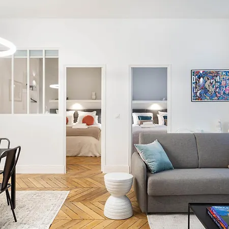 King Size Beds - Zen Monceau Apartment Paris