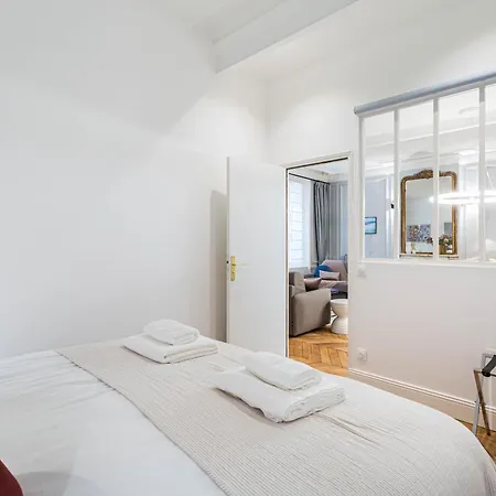 King Size Beds - Zen Monceau